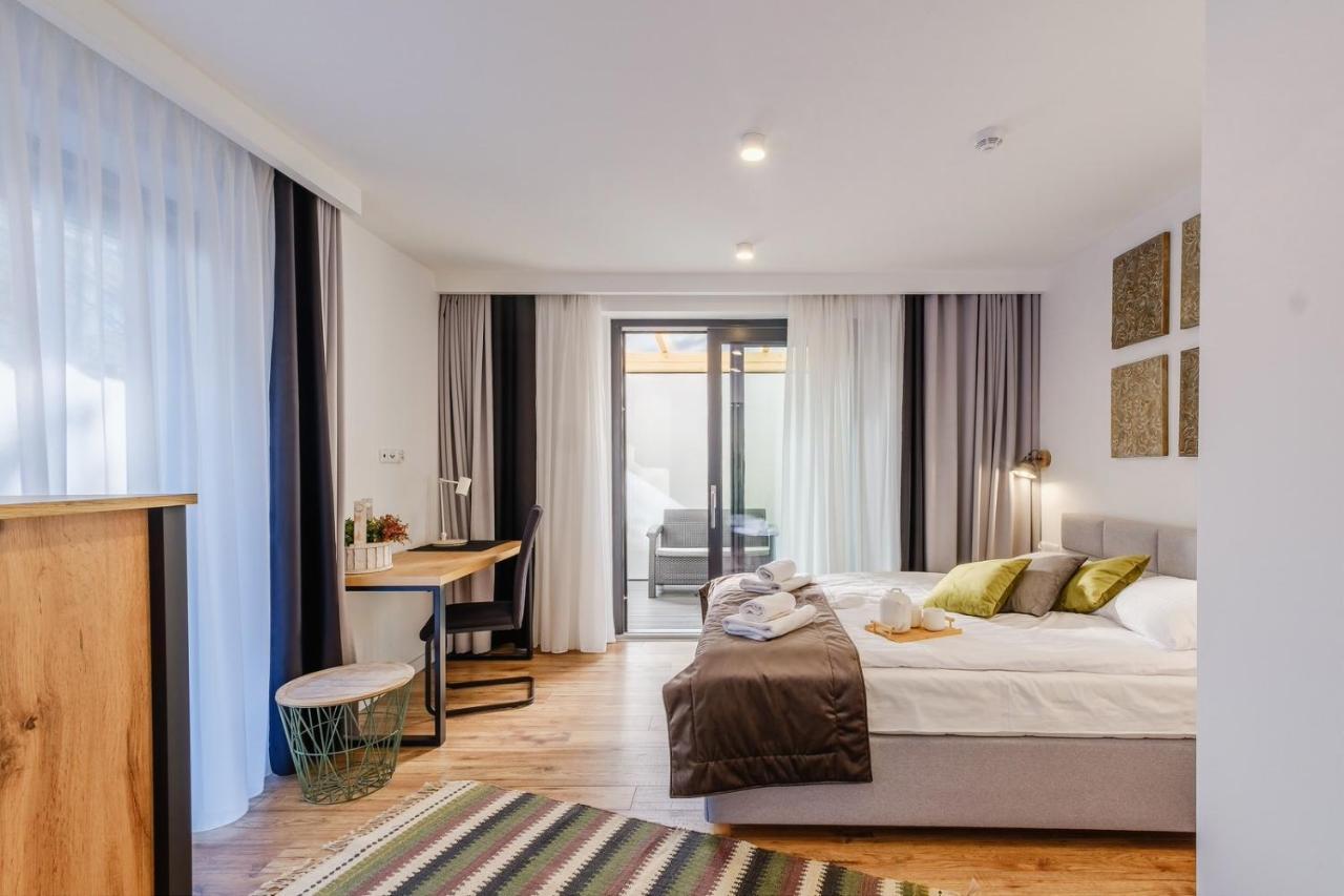 Rezydencja Ornak 5 - Stylowe Apartamenty Z Balkonami I Jacuzzi, 5 Min Pieszo Do Krupowek, Izby Podhalanskie Zakopane Extérieur photo