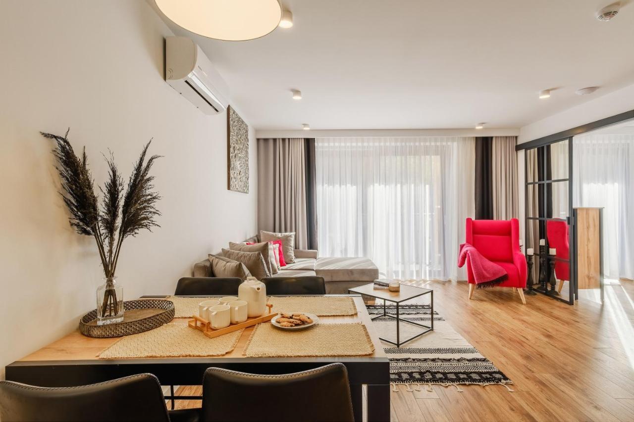 Rezydencja Ornak 5 - Stylowe Apartamenty Z Balkonami I Jacuzzi, 5 Min Pieszo Do Krupowek, Izby Podhalanskie Zakopane Extérieur photo