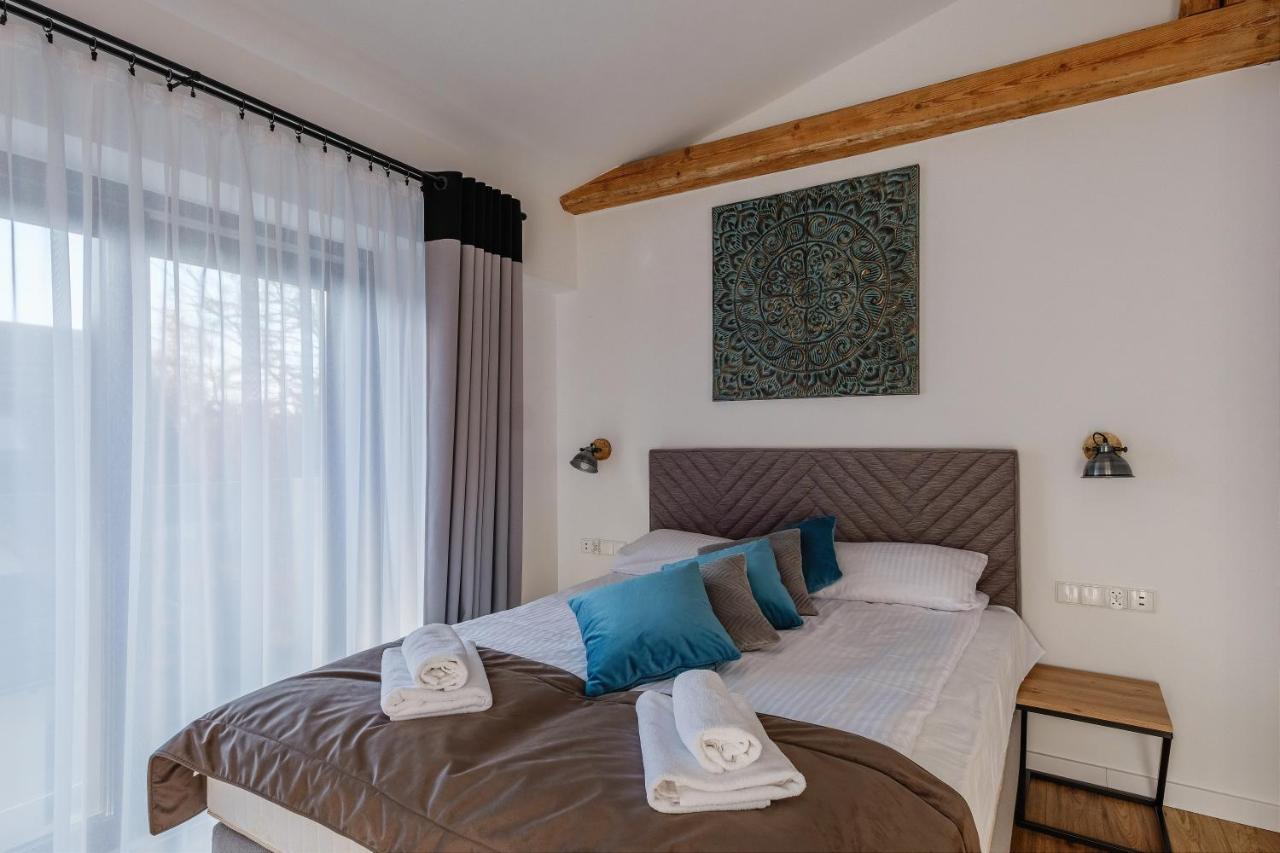 Rezydencja Ornak 5 - Stylowe Apartamenty Z Balkonami I Jacuzzi, 5 Min Pieszo Do Krupowek, Izby Podhalanskie Zakopane Extérieur photo
